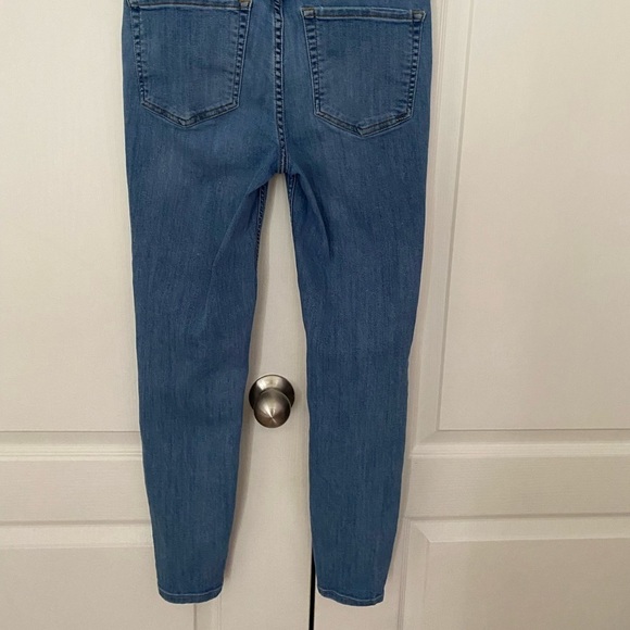 Free People Skinny High Rise Distressed Busted Knee Jeans Size 28 - Picture 6 of 8